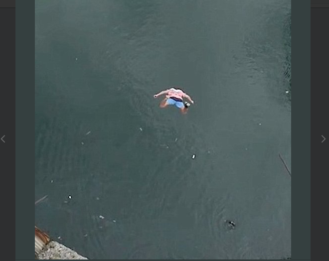 Screenshot of the video clip (Twitter)